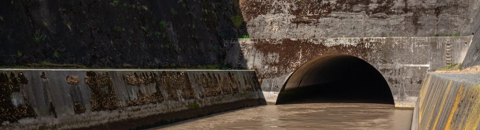Buse en béton : ce conduit enterré qui compte